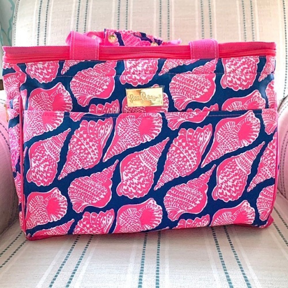 🌸HP🌸Lilly Pulitzer Beach Cooler in “Cute as Shell”!